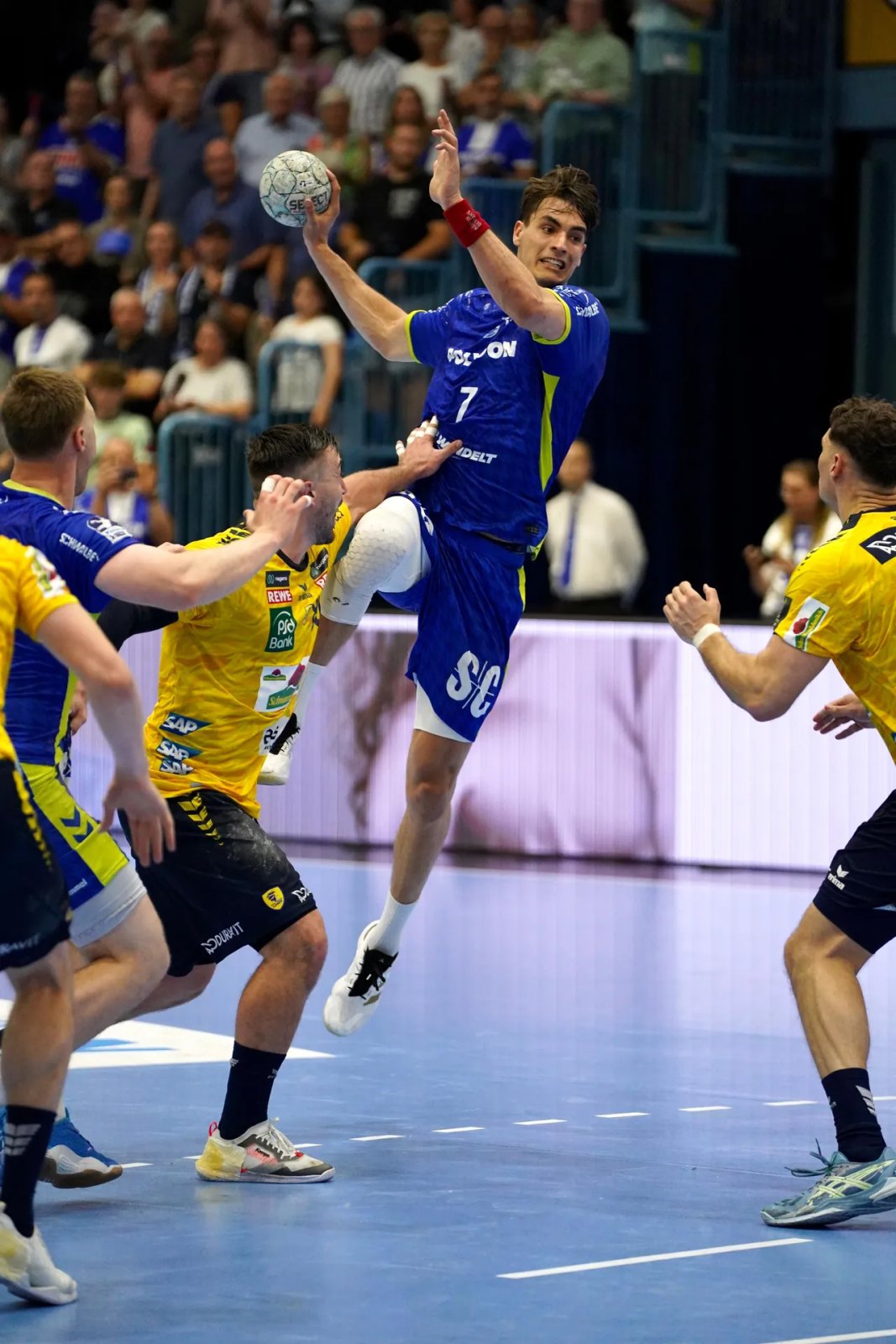 new-handball-action.webp